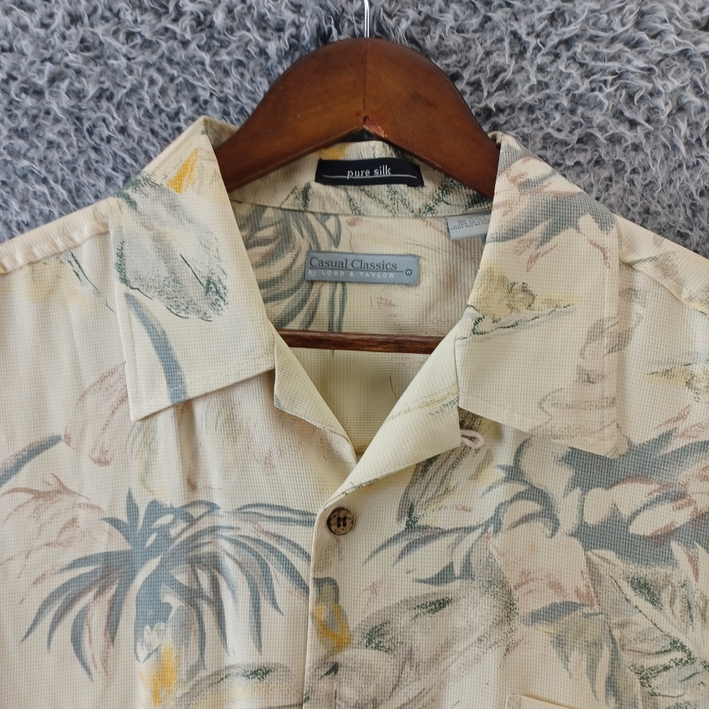 Casual Classics Shirt Men L 100% Silk Hawaiian Tropical Palm Button Short Sleeve